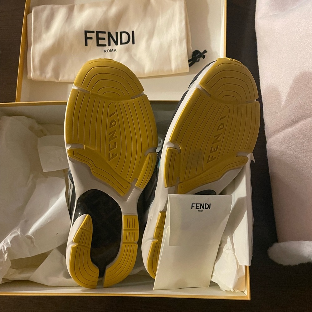 Fendi!!! New!!! Men’s sneakers!!!!